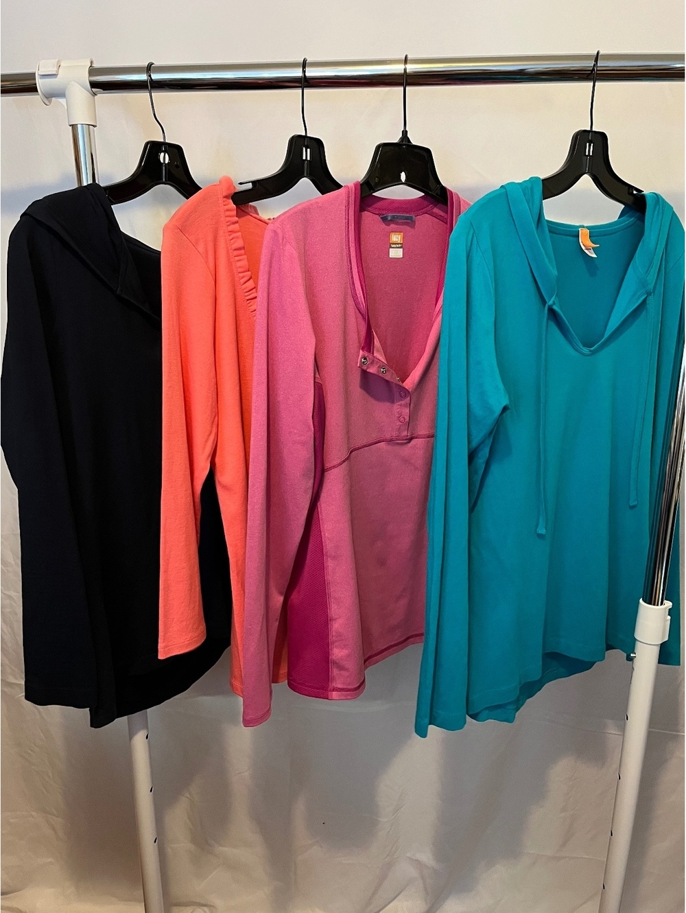 Lucy Women's Hooded Activewear Long Sleeve Top Bundle L